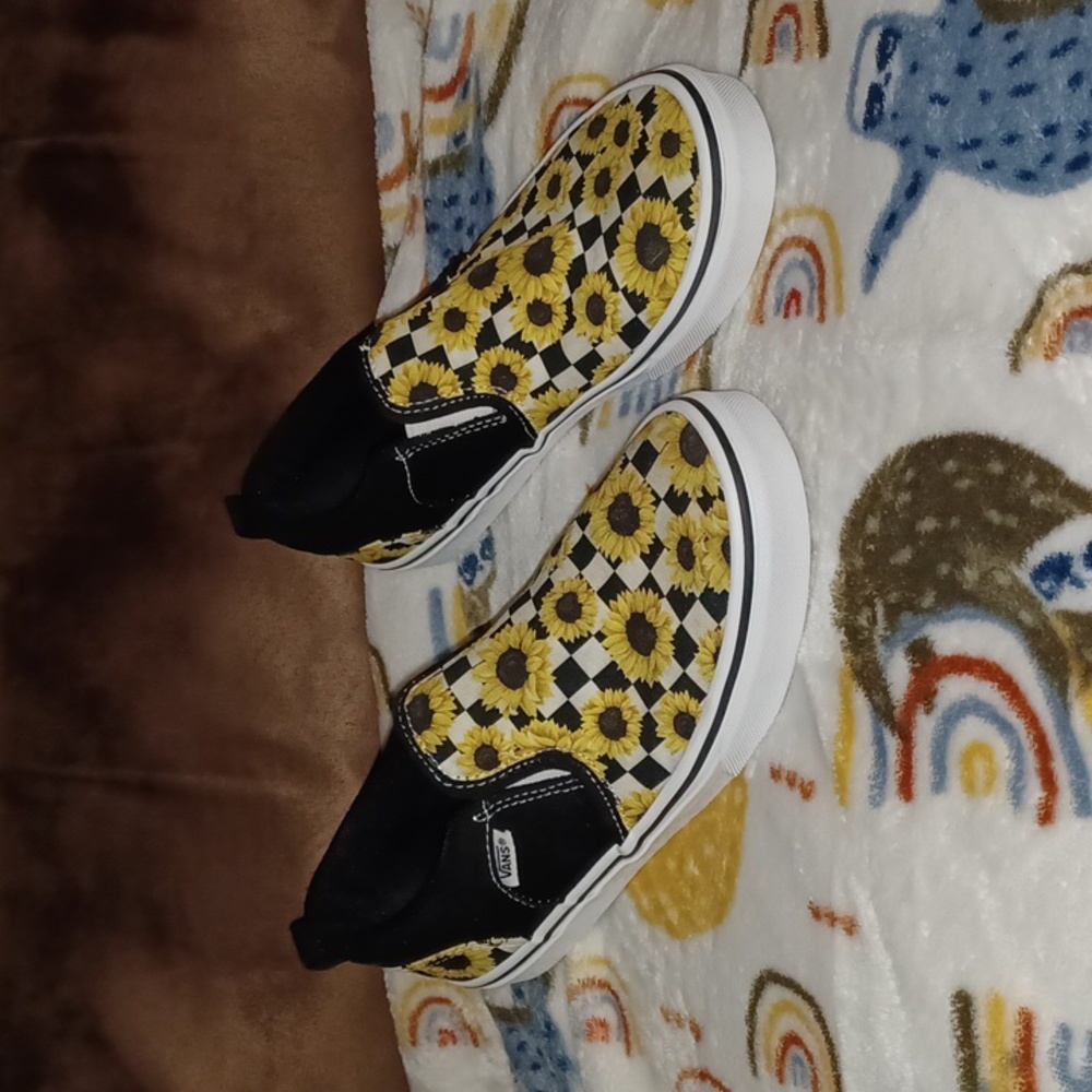 Woman's Size 5 Sunflower Van's Sneaker